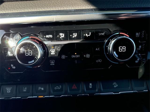 Photo of 2025 Onyx Black GMC Sierra 2500
