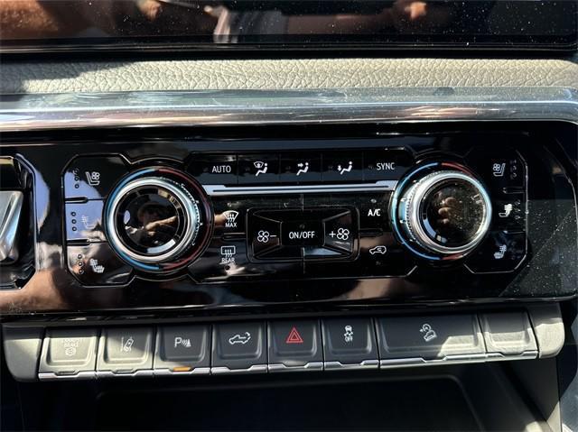 Photo of 2025 Onyx Black GMC Sierra 2500