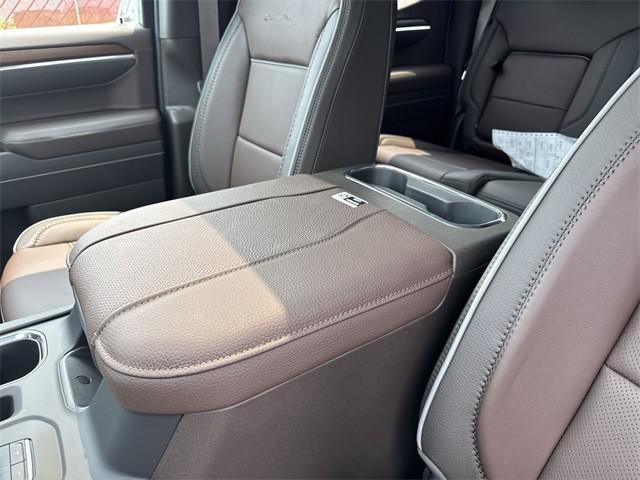 Photo of 2025 Onyx Black GMC Sierra 1500