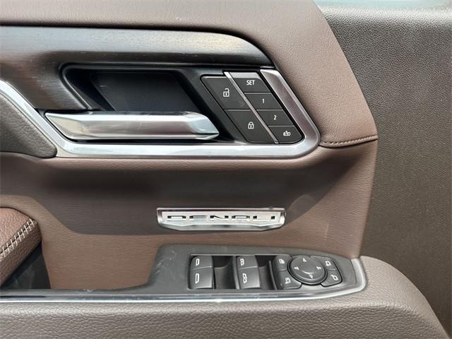 Photo of 2025 Onyx Black GMC Sierra 1500