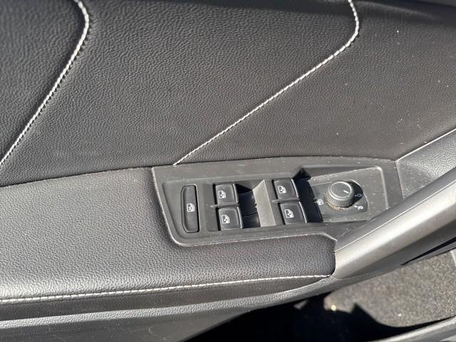 Photo of 2022 Pure White Volkswagen Tiguan