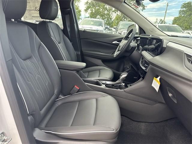 Photo of 2026 White Frost Tricoat Buick Encore GX