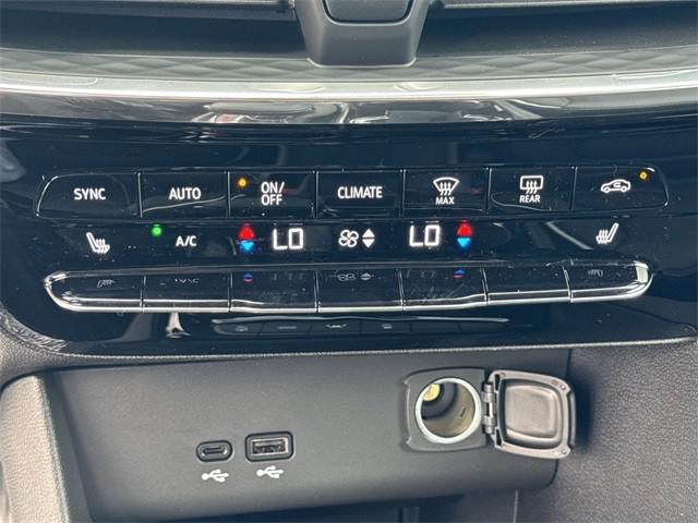Photo of 2026 White Frost Tricoat Buick Encore GX