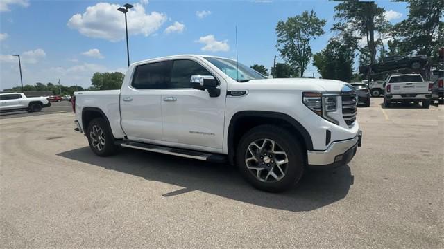 Photo of 2025 Summit White GMC Sierra 1500