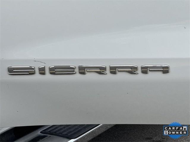 Photo of 2022 Summit White GMC Sierra 1500
