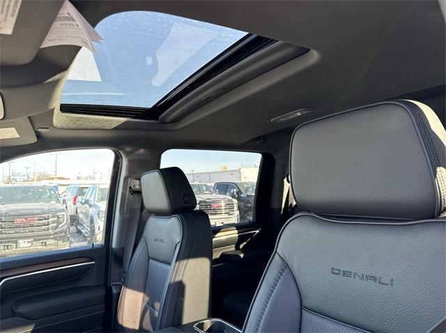 Photo of 2025 Onyx Black GMC Sierra 2500