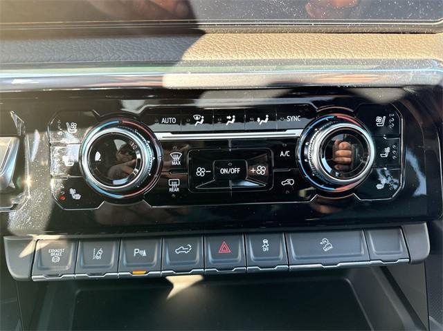Photo of 2025 Onyx Black GMC Sierra 2500