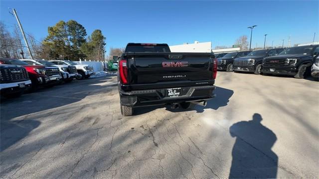 Photo of 2025 Onyx Black GMC Sierra 2500