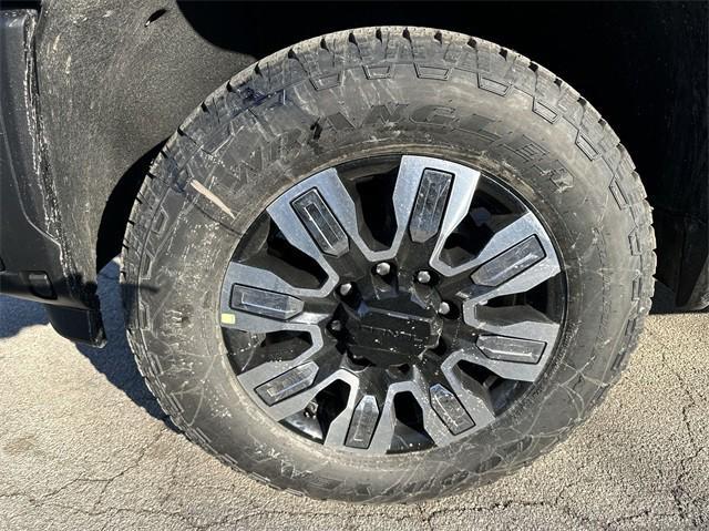 Photo of 2025 Onyx Black GMC Sierra 2500