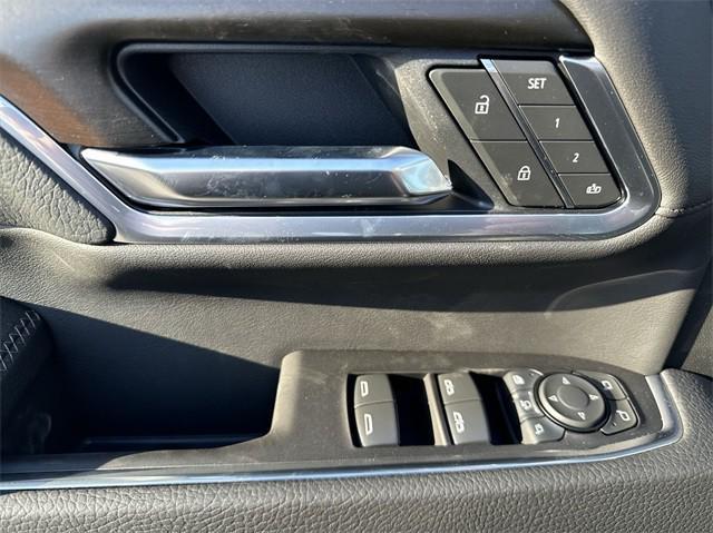 Photo of 2025 Onyx Black GMC Sierra 2500