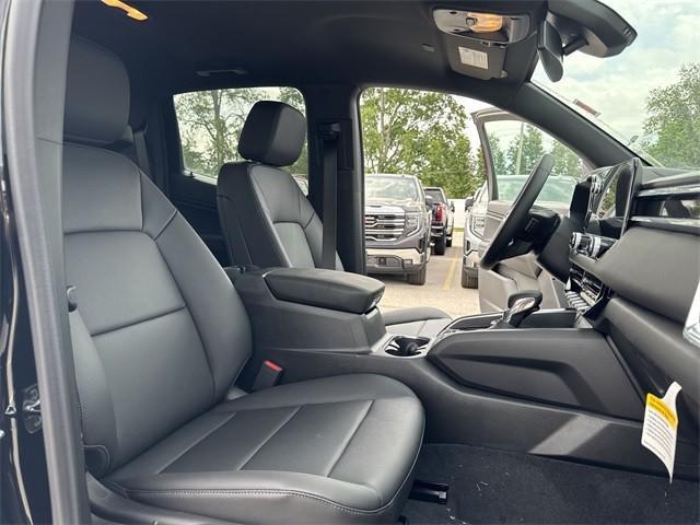 Photo of 2025 Onyx Black GMC Canyon