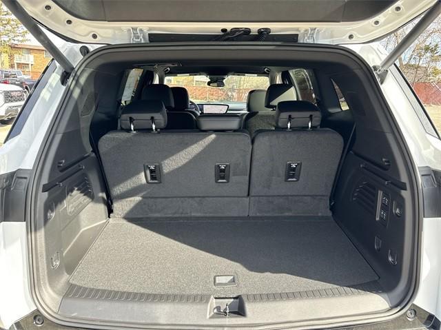 Photo of 2025 Summit White Buick Enclave