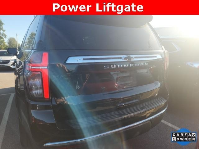 Photo of 2022 Black Chevrolet Suburban