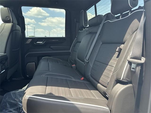 Photo of 2025 Summit White GMC Sierra 2500