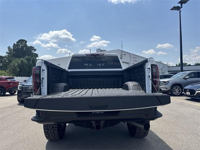 Photo of 2025 Summit White GMC Sierra 2500