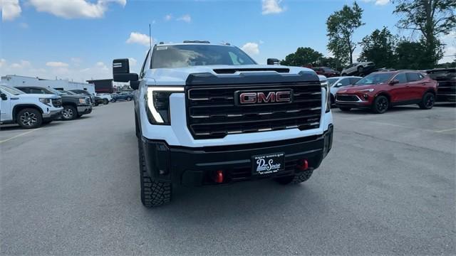Photo of 2025 Summit White GMC Sierra 2500