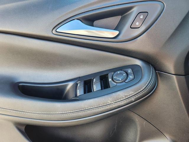 Photo of 2024 Summit White Buick Encore GX