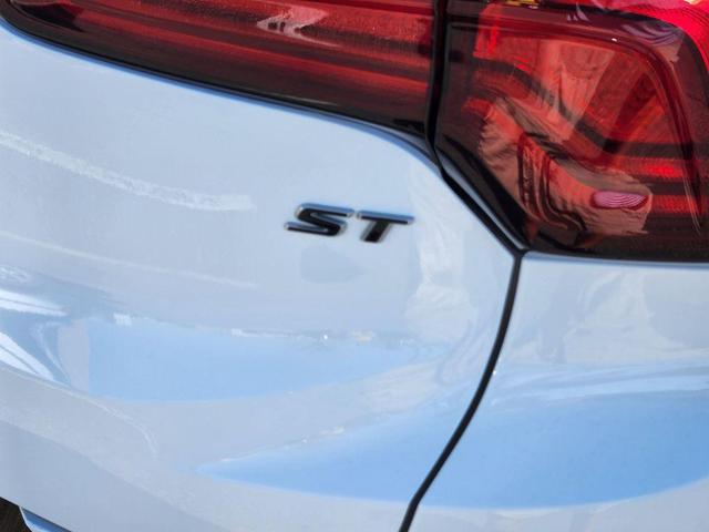 Photo of 2024 Summit White Buick Encore GX