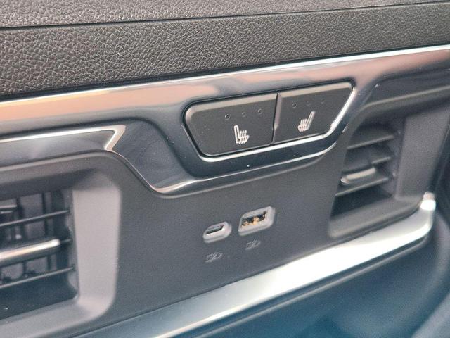 Photo of 2025 White GMC Sierra 3500