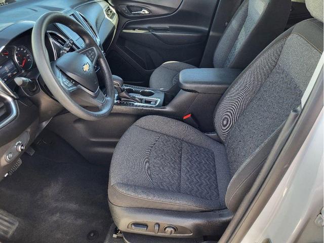 Photo of 2023 Summit White Chevrolet Equinox