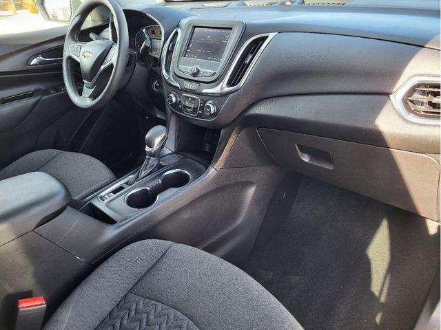 Photo of 2023 Summit White Chevrolet Equinox