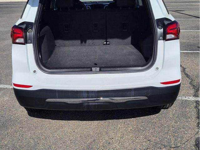 Photo of 2023 Summit White Chevrolet Equinox