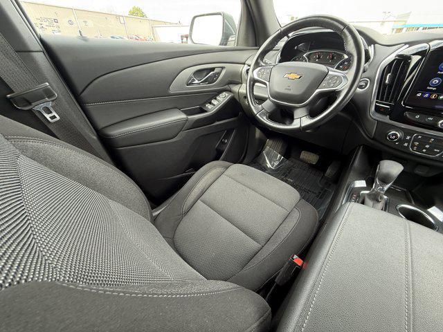 Photo of 2022 Silver Sage Metallic Chevrolet Traverse