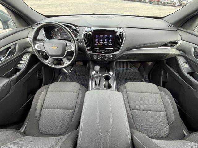 Photo of 2022 Silver Sage Metallic Chevrolet Traverse