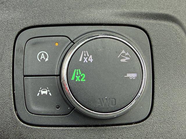 Photo of 2022 Silver Sage Metallic Chevrolet Traverse