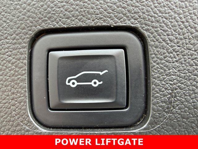 Photo of 2022 Silver Sage Metallic Chevrolet Traverse