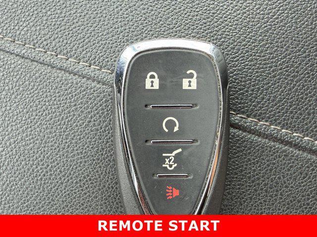 Photo of 2022 Silver Sage Metallic Chevrolet Traverse