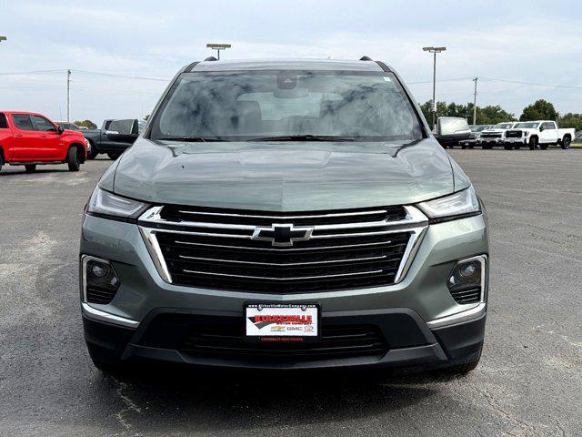 Photo of 2022 Silver Sage Metallic Chevrolet Traverse