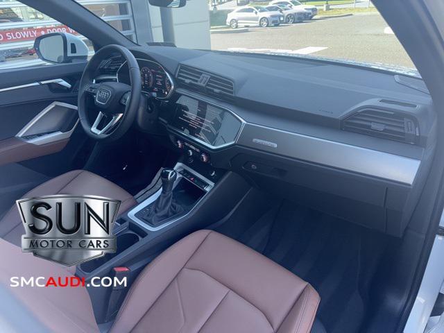 Photo of 2025 Glacier White Audi Q3