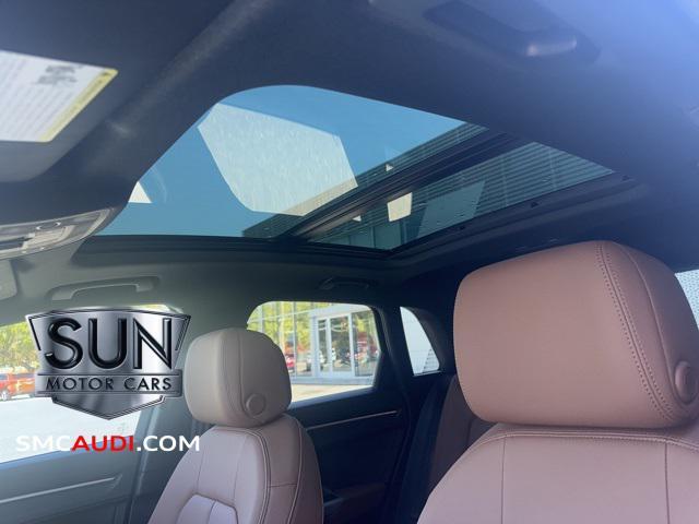 Photo of 2025 Glacier White Audi Q3