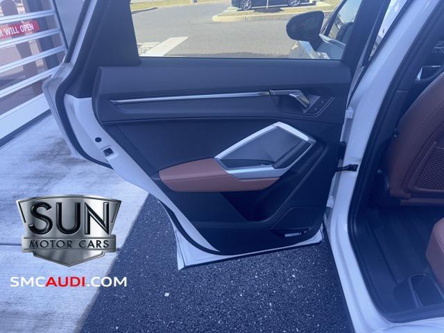 Photo of 2025 Glacier White Audi Q3