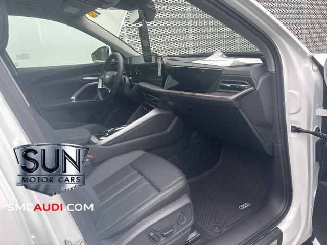 Photo of 2025 Arkona White Audi Q5