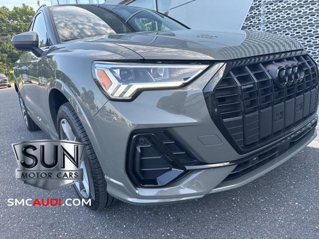 Photo of 2025 Chronos Gray Metallic Audi Q3