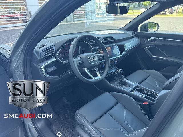 Photo of 2025 Chronos Gray Metallic Audi Q3