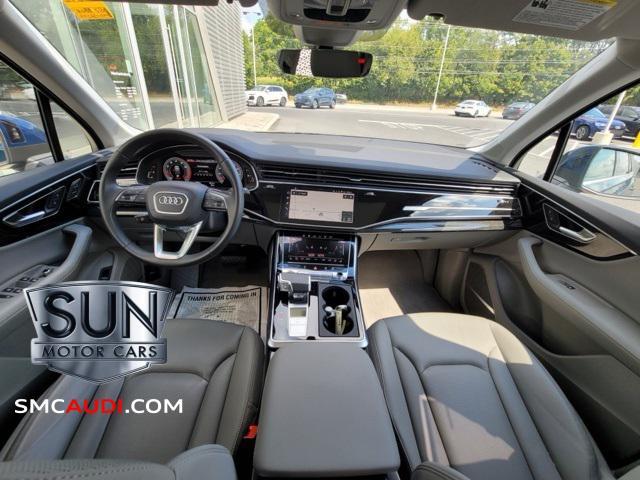 Photo of 2021 Galaxy Blue Metallic Audi Q7