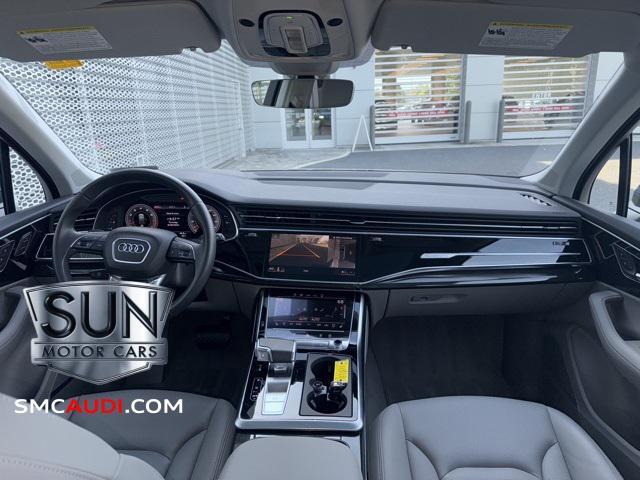 Photo of 2021 Galaxy Blue Metallic Audi Q7