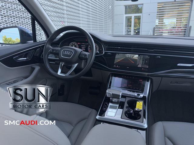 Photo of 2021 Galaxy Blue Metallic Audi Q7