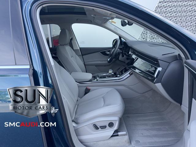 Photo of 2021 Galaxy Blue Metallic Audi Q7