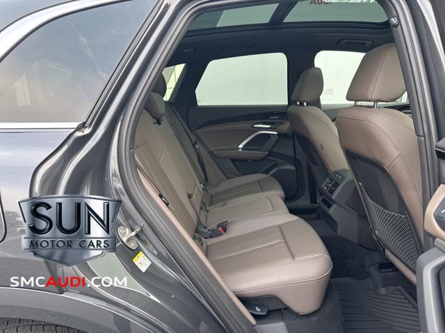 Photo of 2025 Tambora Gray Metallic Audi Q5