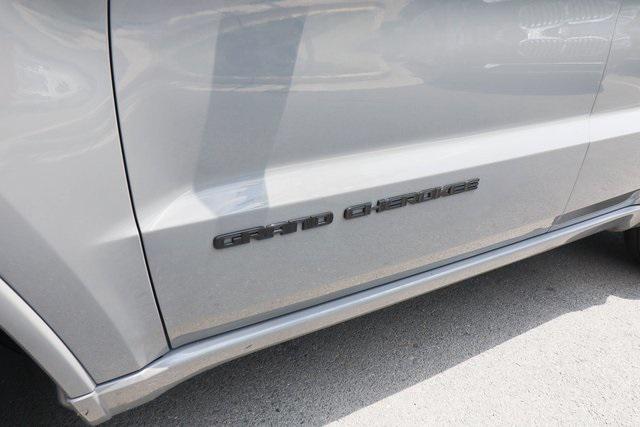 Photo of 2019 Sting-Gray Clearcoat Jeep Grand Cherokee