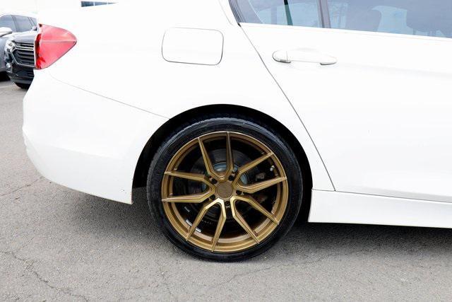 Photo of 2017 Alpine White BMW 340
