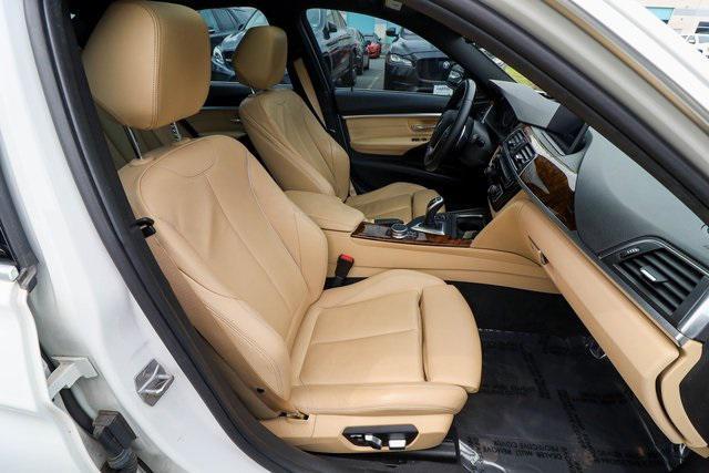 Photo of 2017 Alpine White BMW 340
