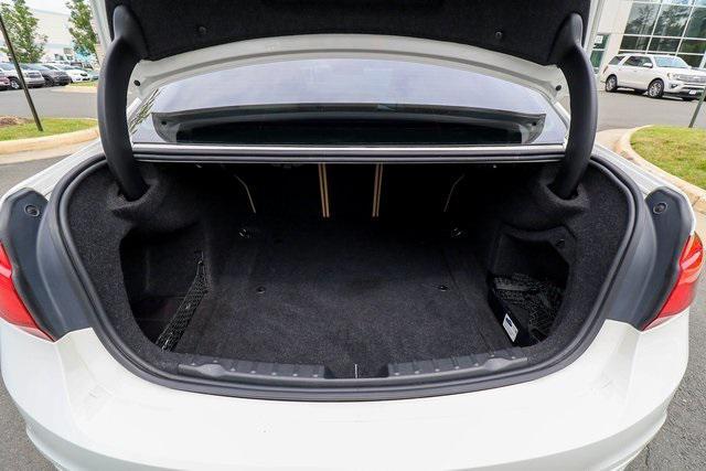 Photo of 2017 Alpine White BMW 340