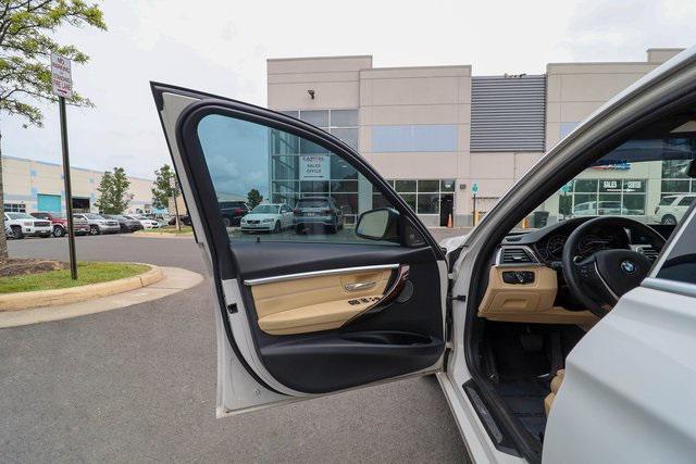 Photo of 2017 Alpine White BMW 340