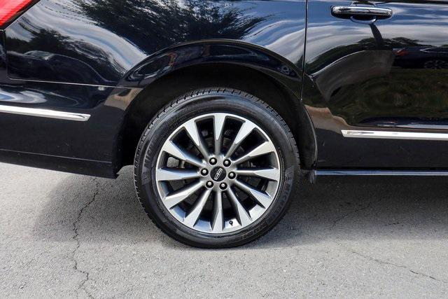 Photo of 2021 Infinite Black Lincoln Navigator