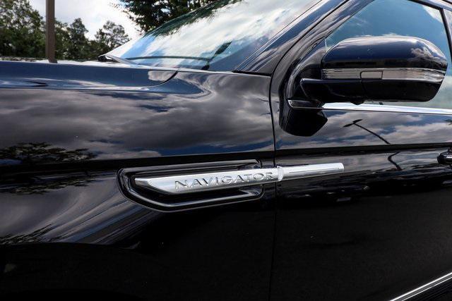 Photo of 2021 Infinite Black Lincoln Navigator